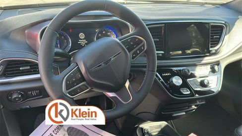 New 2026 Chrysler Pacifica Select image 7
