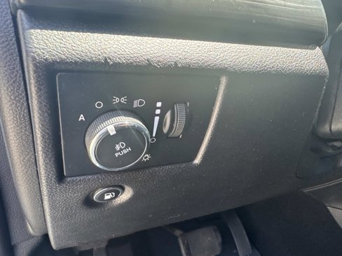 Used 2019 Jeep Grand Cherokee Laredo image 20