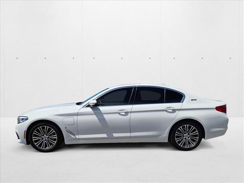 Used 2019 BMW 530e w/ Convenience Package image 9
