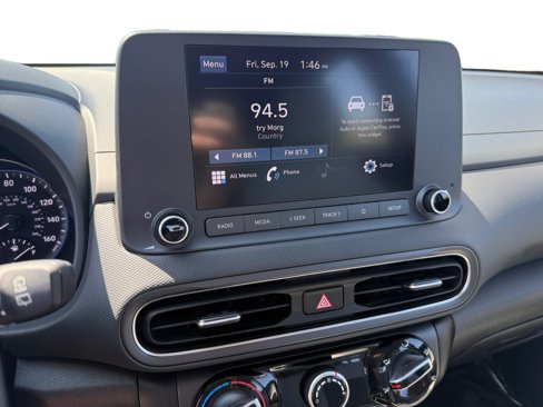 Used 2023 Hyundai Kona SE image 12