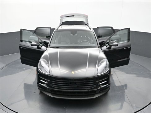 Certified 2021 Porsche Macan S image 31