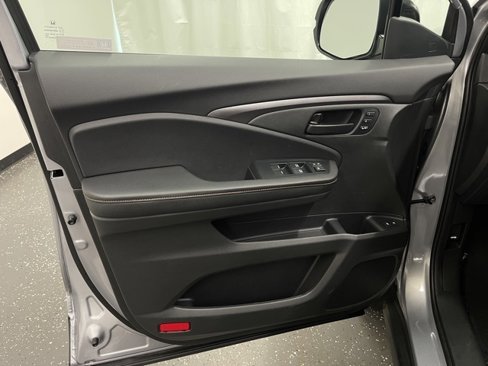 Used 2023 Honda Passport TrailSport image 9