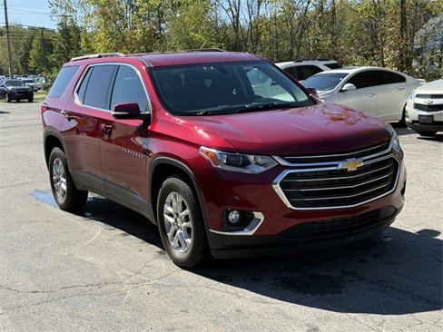 Used 2021 Chevrolet Traverse LT w/ LPO, Floor Liner Package image 3
