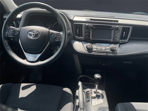 Used 2018 Toyota RAV4 XLE image 10