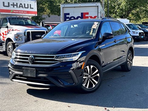 Used 2022 Volkswagen Tiguan S image 3