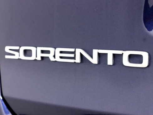 Used 2017 Kia Sorento EX image 40