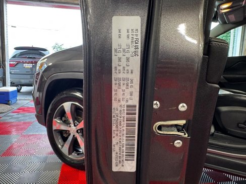 Used 2019 Jeep Cherokee Limited image 28