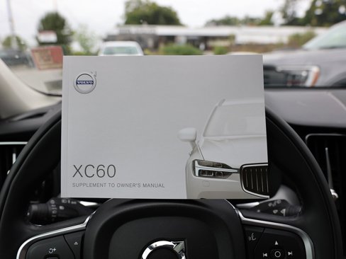 Used 2019 Volvo XC60 T5 Momentum w/ Multimedia Package image 43