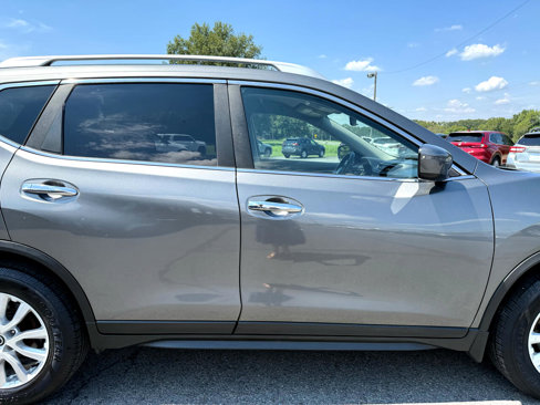 Used 2017 Nissan Rogue SV image 37