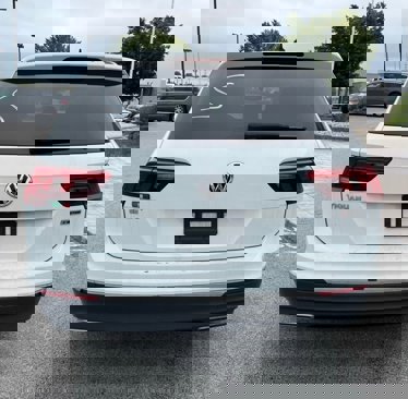 Used 2021 Volkswagen Tiguan SE image 6