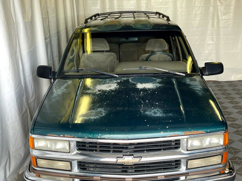 Used 1995 Chevrolet Suburban 4WD image 3