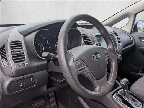 Used 2018 Kia Forte LX w/ LX Popular Package image 9