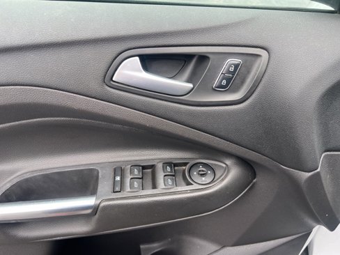 Used 2016 Ford Escape SE w/ Equipment Group 201A image 17