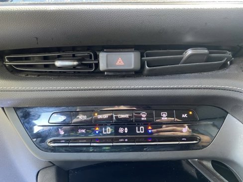 Used 2023 Buick Envision Essence image 29