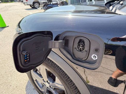 Used 2021 Ford Mustang Mach-E Select image 12