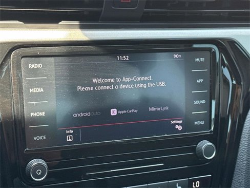 Certified 2022 Volkswagen Passat 2.0T SE image 18