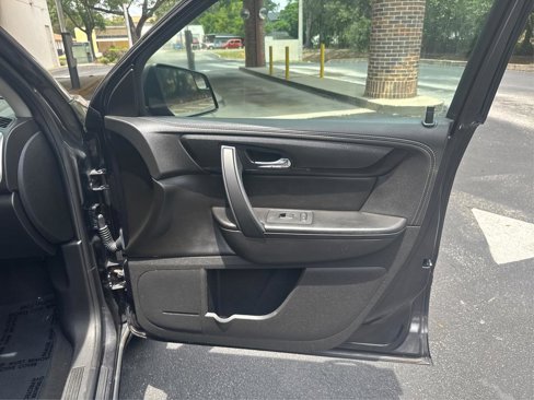 Used 2013 GMC Acadia SLE image 20