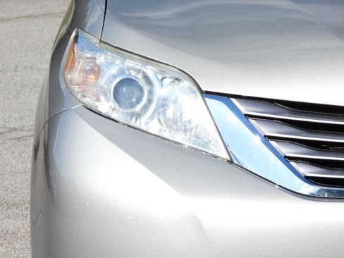 Used 2015 Toyota Sienna XLE image 22