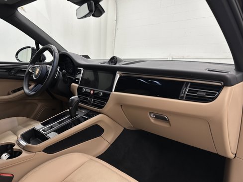 Used 2022 Porsche Macan image 17