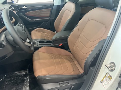New 2025 Volkswagen Jetta SEL image 8