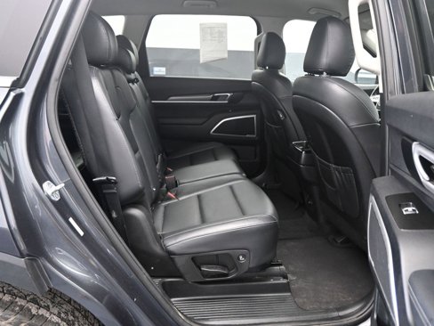 Used 2021 Kia Telluride LX image 11