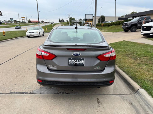 Used 2013 Ford Focus SE w/ SE Winter Pkg image 6