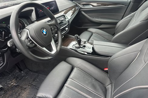 Used 2019 BMW 530e w/ Convenience Package image 10