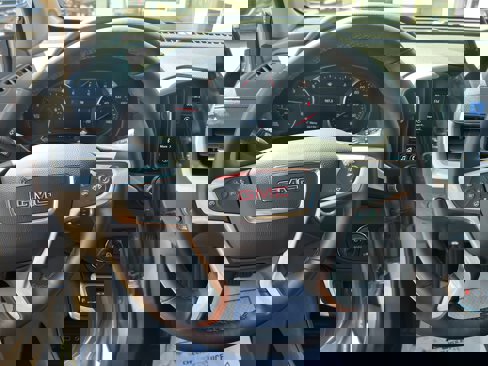 Certified 2024 GMC Terrain SLT image 20