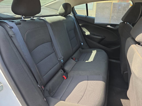 Used 2018 Chevrolet Cruze LS image 14