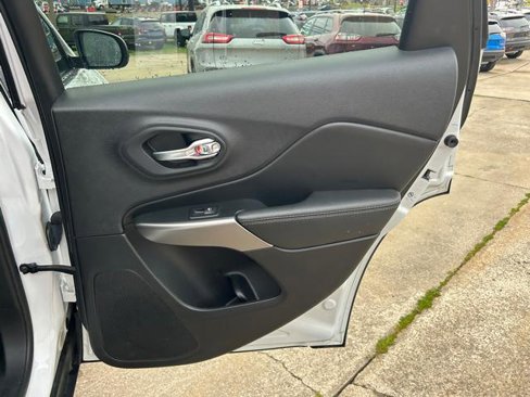 Used 2022 Jeep Cherokee Latitude Lux image 20