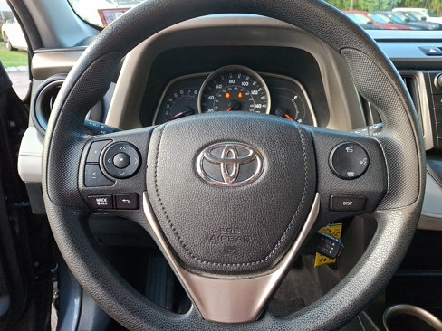 Used 2015 Toyota RAV4 LE image 19