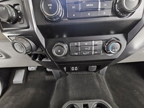 Used 2019 Ford F150 XLT w/ Trailer Tow Package image 18