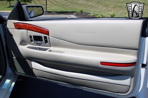 Used 2002 Cadillac Eldorado Collector's Edition image 22