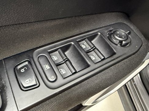 Used 2019 Jeep Renegade Latitude image 29