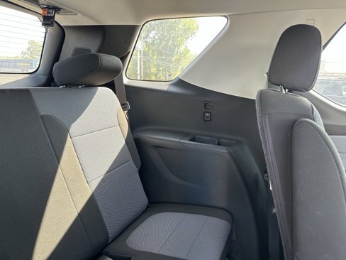 Used 2020 Chevrolet Traverse LT image 13