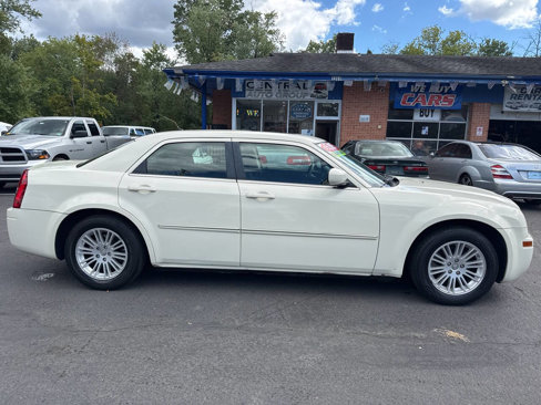 Used 2008 Chrysler 300 LX image 4
