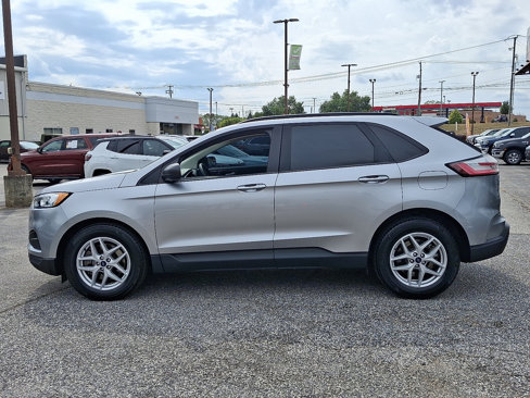 Used 2021 Ford Edge SE image 5