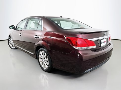 Used 2011 Toyota Avalon Limited image 5