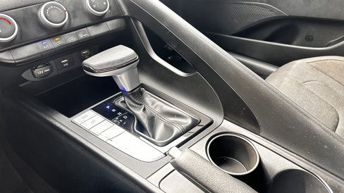 Used 2021 Hyundai Elantra SE image 4