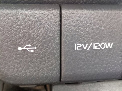 Used 2020 Toyota Camry SE image 21