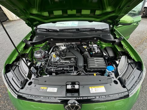 Used 2025 Volkswagen Taos SE image 18
