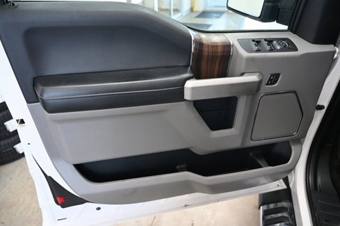 Used 2015 Ford F150 Lariat image 28