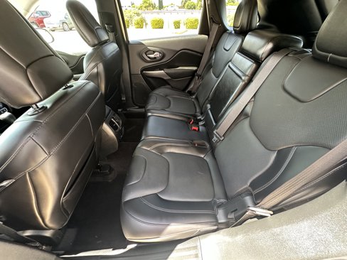 Used 2019 Jeep Cherokee Limited w/ Luxury Group image 32