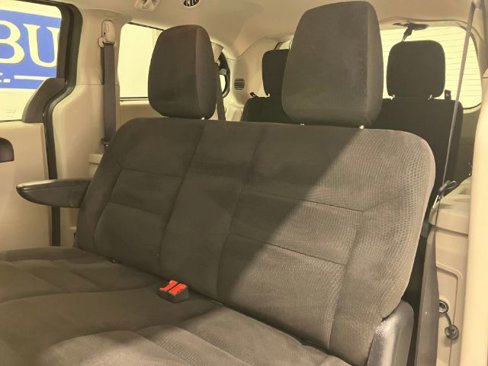Used 2018 Dodge Grand Caravan SE image 35