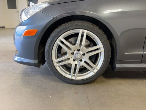 Used 2010 Mercedes-Benz E 550 Coupe image 11