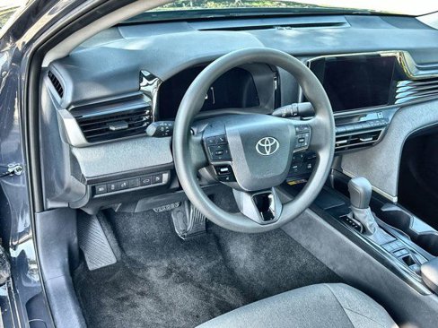 Used 2025 Toyota Camry LE image 12