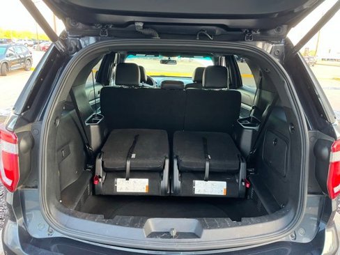 Used 2017 Ford Explorer XLT w/ Equipment Group 202A image 15