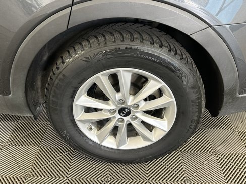 Used 2020 Kia Sorento AWD V6 image 14