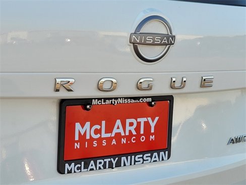 Used 2023 Nissan Rogue S image 14