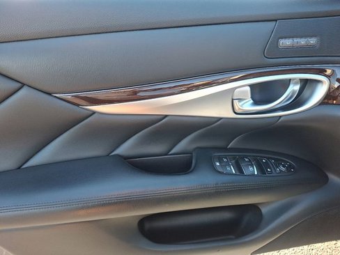 Used 2017 INFINITI Q70 L 3.7 image 12
